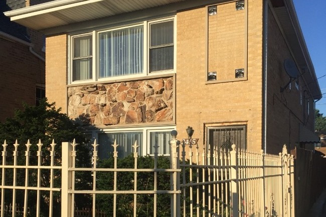 2415 N Central Ave, Unit 2dn Floor