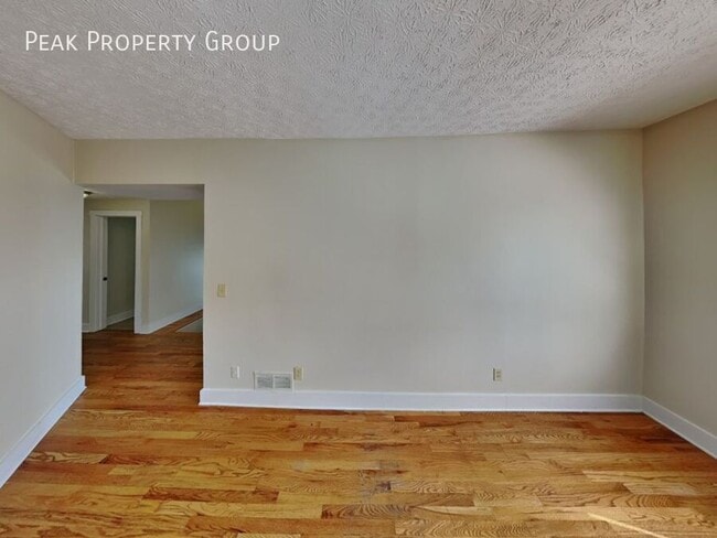 property at 1369-1371-1371 Summit St