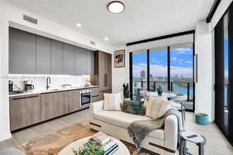 580-572 72nd St in Miami Beach, FL - Building Photo - Building Photo