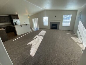 2939 NE Quiet Canyon Dr in Bend, OR - Building Photo - Building Photo