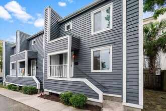 22 Ogier St in Charleston, SC - Building Photo - Building Photo