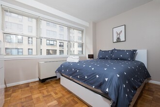 420 E 80th St in New York, NY - Building Photo - Building Photo