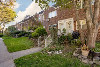 Bay Shore in Brooklyn, NY - Foto de edificio - Building Photo