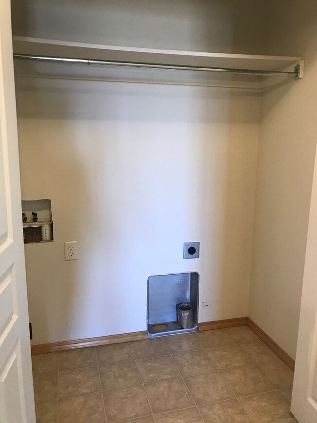 property at 1018 N River Rock Dr