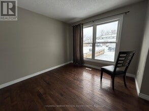11 Chaucer Crescent in Barrie, ON - Building Photo - Building Photo