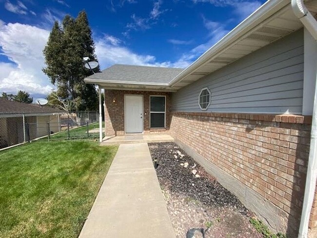 525 E 2015 N in Cedar City, UT - Building Photo - Building Photo