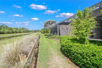 7194 Dominica Dr in Naples, FL - Building Photo - Building Photo