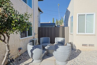 4788 W Mountain View Dr in San Diego, CA - Foto de edificio - Building Photo