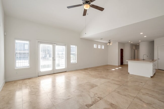 3602 Link Valley Dr. in Houston, TX - Foto de edificio - Building Photo