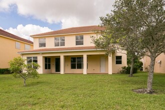 9264 Madewood Ct in Royal Palm Beach, FL - Building Photo - Building Photo