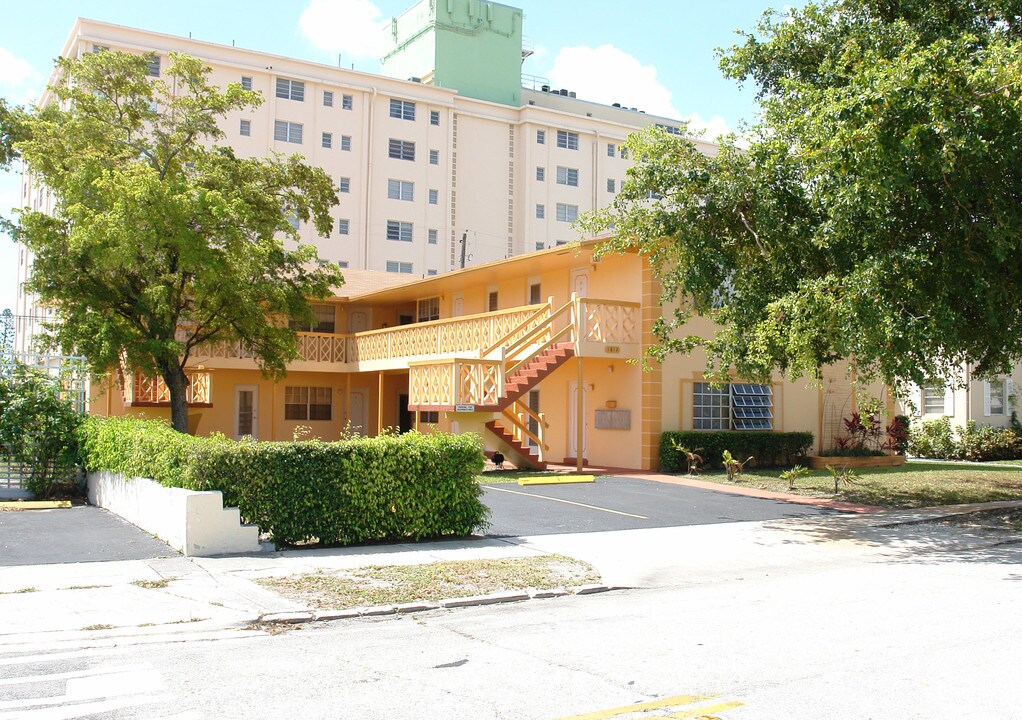 1812 Madison St in Hollywood, FL - Building Photo