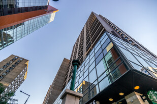 Le Chatel in Montréal, QC - Foto de edificio - Building Photo