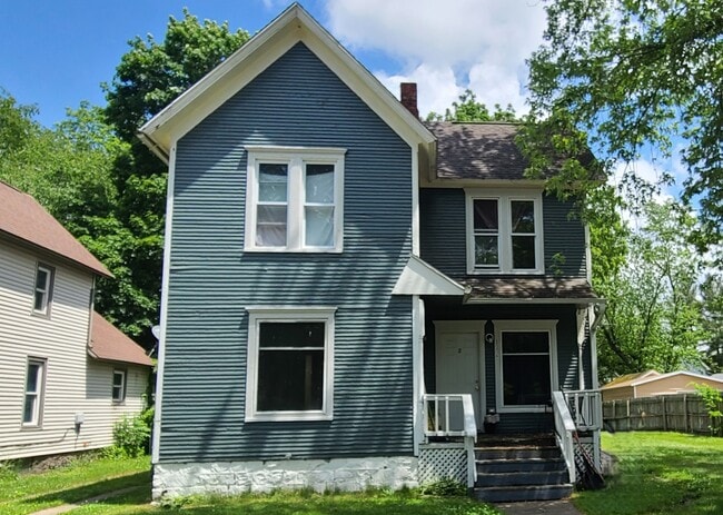 132 Union St N, Unit 1