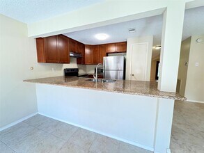 11526 Village Pl Dr in Houston, TX - Building Photo - Building Photo