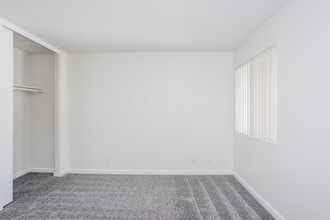 Highland Orchard Apartments in Placentia, CA - Foto de edificio - Interior Photo