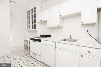 235 S 15th St in Philadelphia, PA - Building Photo - Building Photo