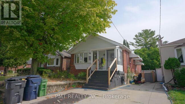 103 Yardley Ave in Toronto, ON - Building Photo - Building Photo