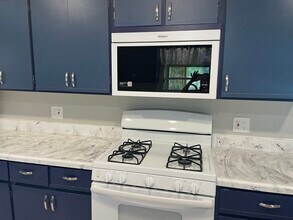 22947 San Vicente Rd in Ramona, CA - Foto de edificio - Building Photo
