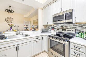 9055 Colby Dr in Ft. Myers, FL - Building Photo - Building Photo