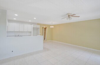 177 Newport Dr in Deerfield Beach, FL - Building Photo - Building Photo