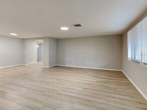 6116 1st Ave in New Port Richey, FL - Building Photo - Building Photo