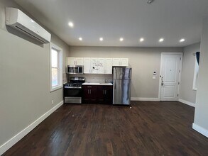 5 Whitman Ave, Unit 2R in Jersey City, NJ - Building Photo - Building Photo