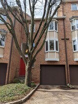 102 Forest St in Stamford, CT - Building Photo