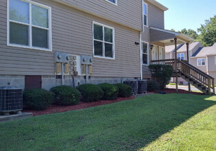 Lawrenceville Manor Apartments in Lawrenceville, VA - Foto de edificio - Building Photo