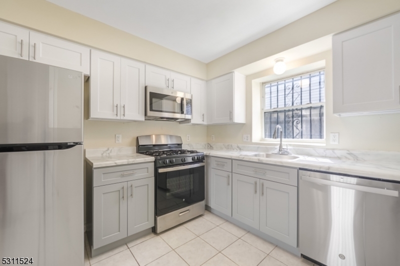 14 Birks Pl-Unit -1 in Newark, NJ - Foto de edificio