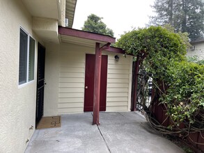 45 Tahoe Ct, Unit 4 in Walnut Creek, CA - Building Photo - Building Photo