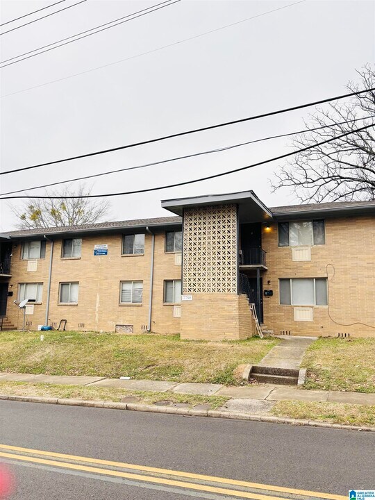 7750 Rugby Ave in Birmingham, AL - Foto de edificio