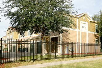 Fulton Village in Houston, TX - Building Photo - Building Photo