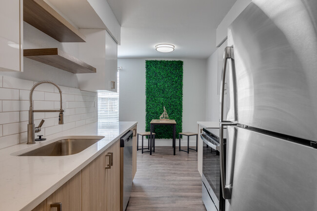 The North Shore Apartments in Oklahoma City, OK - Building Photo - Interior Photo