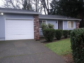 1575 Distinctive Ct S in Salem, OR - Building Photo - Building Photo