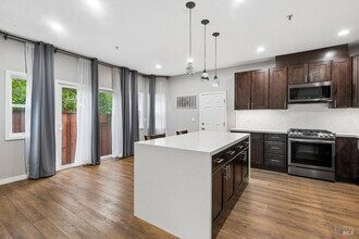 4 Courtney Ln in Mill Valley, CA - Building Photo - Building Photo