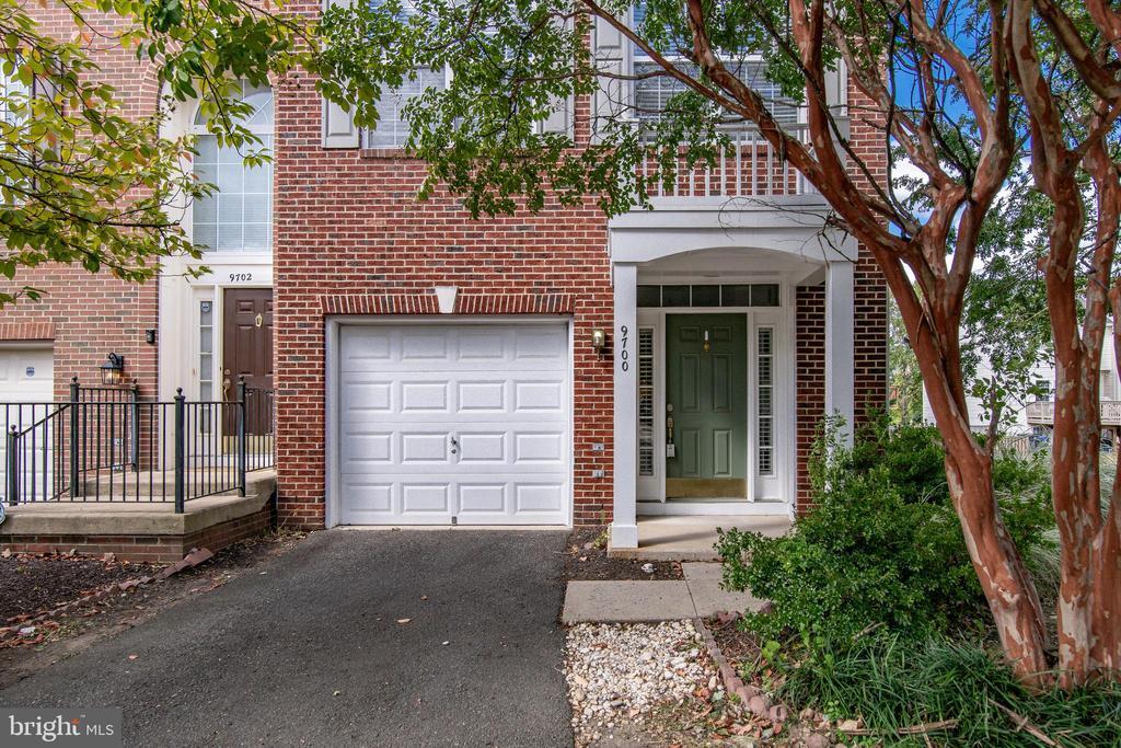 9700 Kennoway Ct in Linton Hall, VA - Building Photo