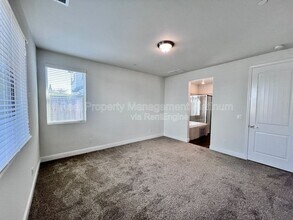 1436 E Via Albero Dr in Fresno, CA - Building Photo - Building Photo