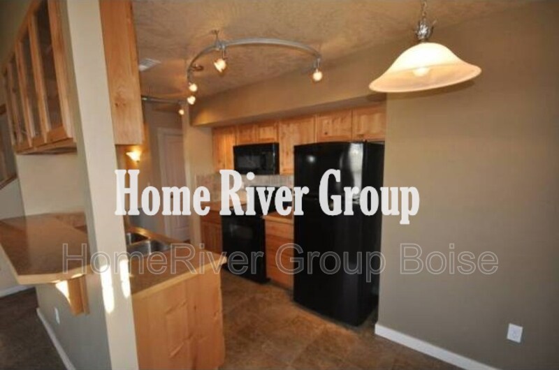 9249 W Brogan Dr in Boise, ID - Building Photo