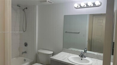 3000 Coral Way, Unit 1509 in Coral Gables, FL - Building Photo - Building Photo