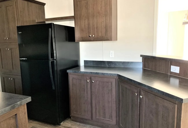 16703 Fall River Rd in Holly, MI - Building Photo - Building Photo