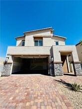 8388 Caldera Hls Ave in Las Vegas, NV - Building Photo - Building Photo