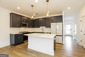 1478 Pinedale Crst NW in Atlanta, GA - Foto de edificio - Building Photo