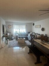 11131 Royal Palm Blvd in Coral Springs, FL - Foto de edificio - Building Photo