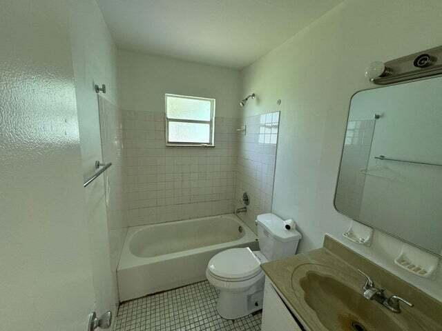 2993 SE Camino Ave in Stuart, FL - Building Photo - Building Photo