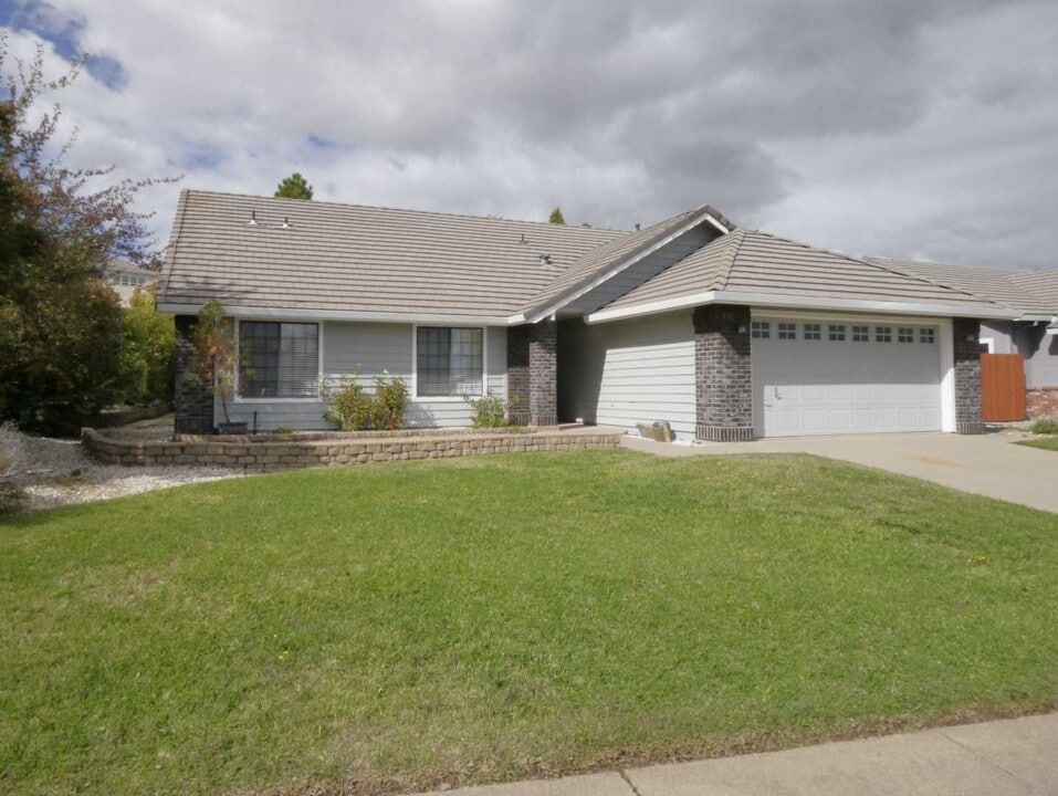 110 Detert Ln in Jackson, CA - Building Photo