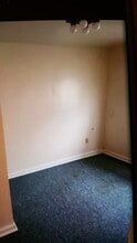 48 W Wilson St, Unit Apartment B in Morgantown, WV - Foto de edificio - Building Photo