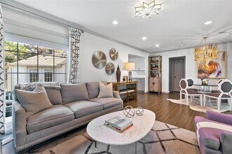 5921 Kenwood Ave in Dallas, TX - Building Photo - Building Photo