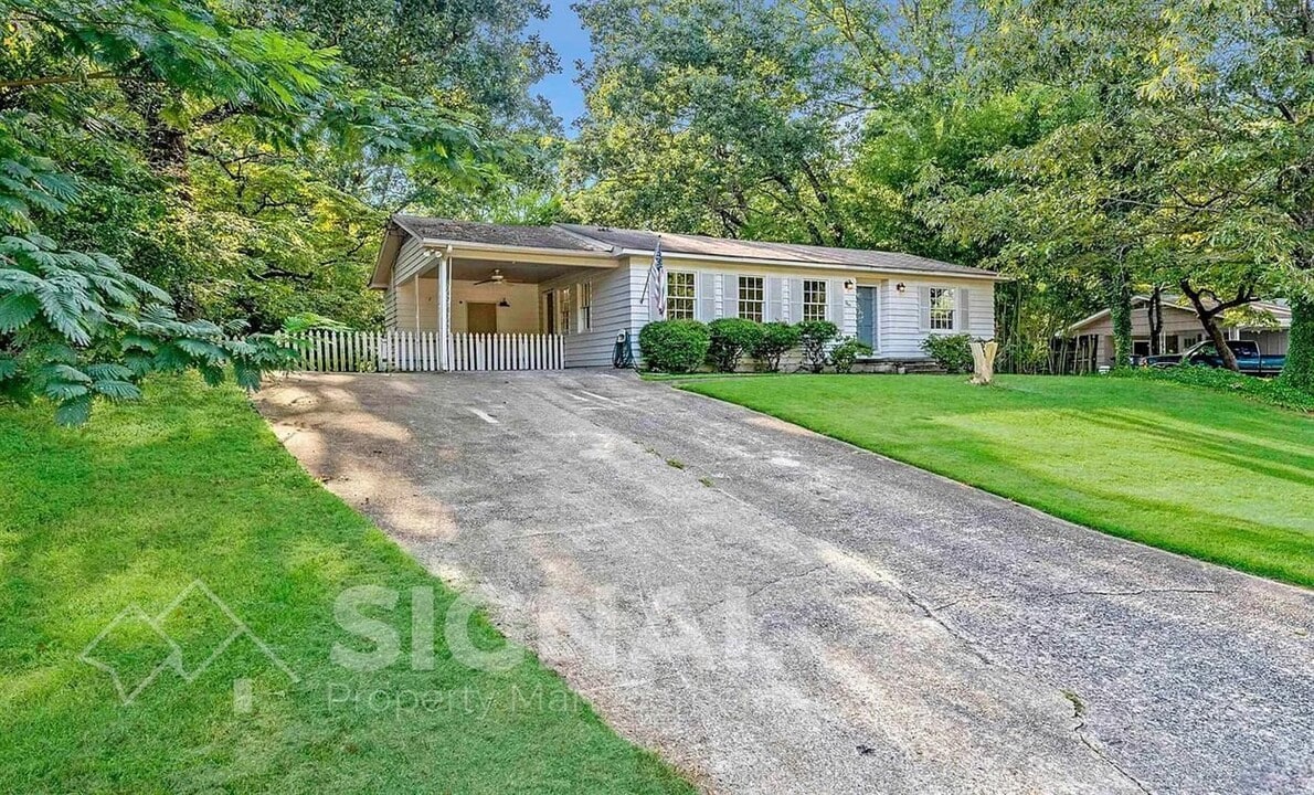 264 Garden Dr in Gardendale, AL - Building Photo