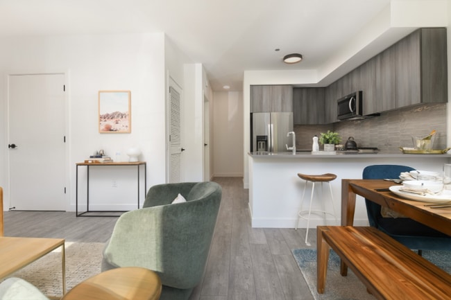 917 W Madison St in Chicago, IL - Foto de edificio - Building Photo