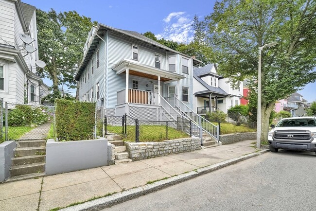 102 Radcliffe St, Unit 1